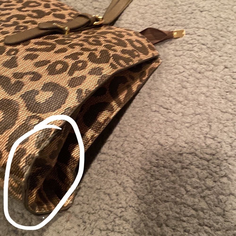 Leopard Print Shoulder Bag. - Picture 14 of 14